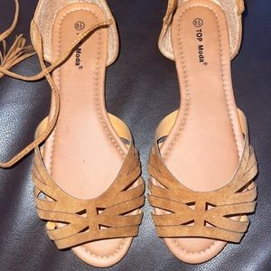 Tan sandals women’s size 8.5